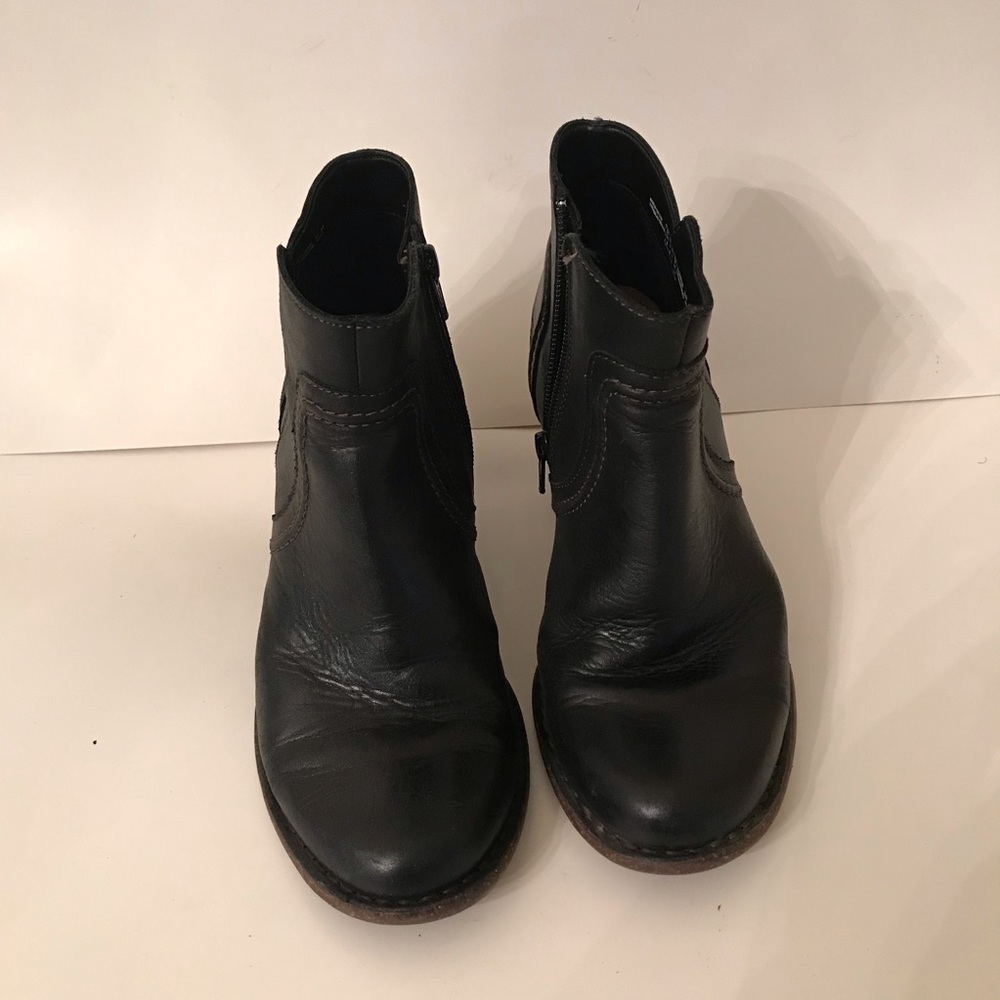 Clarks Carleta Paris Black Leather Ankle Boots